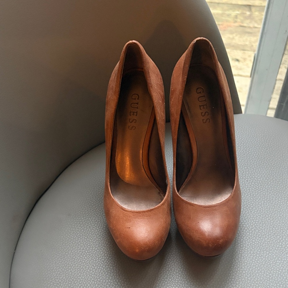 Vintage Guess Women's Tan Pump Heels
